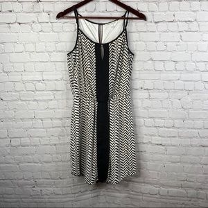 DANIEL RAINN Black White Chevron Sleeveless Dress